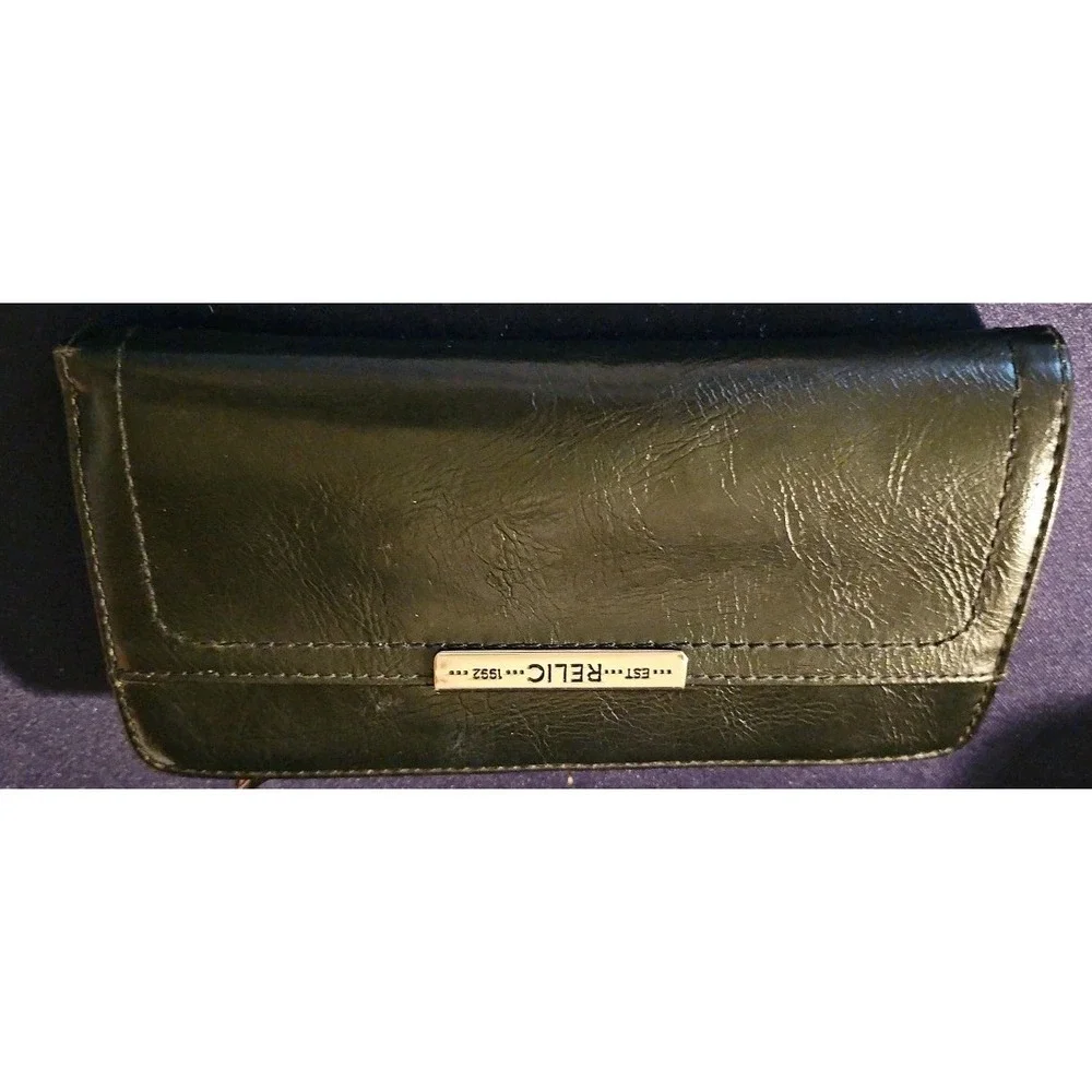 Beautiful Black Wallet w/13 places for C/C and ID's, Coin purse/ pocket for cash